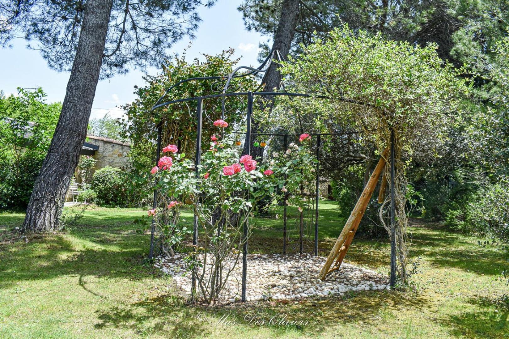 Country house Mas Des Oliviers - Piscine/tennis - 10 Personnes *