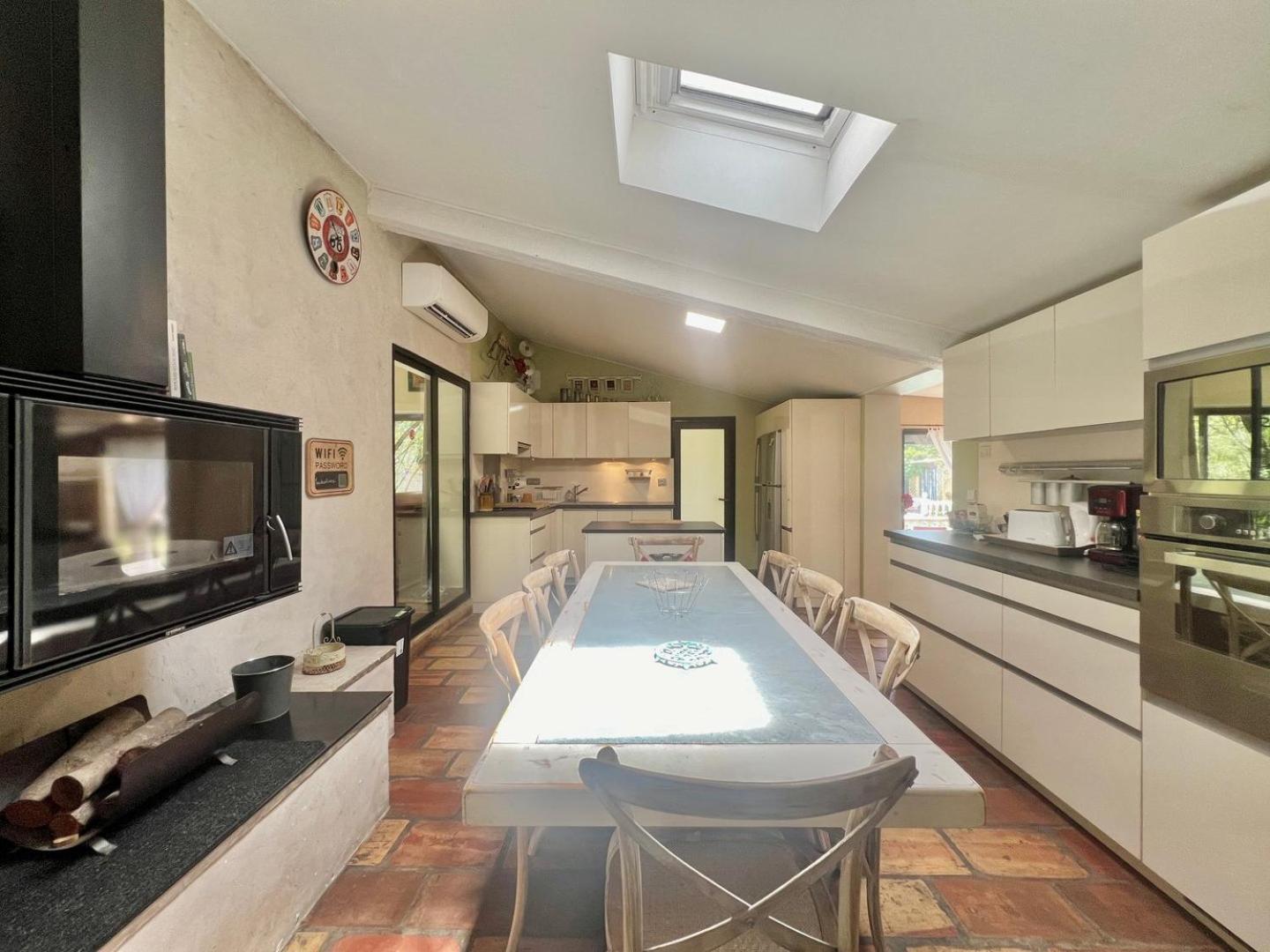 Country house Mas Des Oliviers - Piscine/tennis - 10 Personnes *
